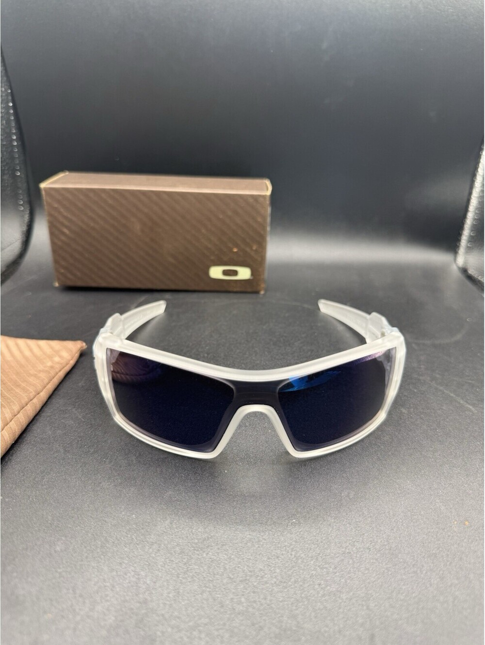 Oakley Oil Rig II Ice Cold Holiday Matte Clear/Ice Iridium Lens 24-189
